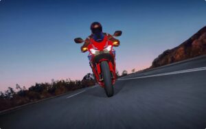 Honda CBR500R 3