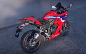 Honda CBR500R 9