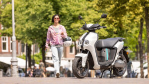 Yamaha NEOs 12