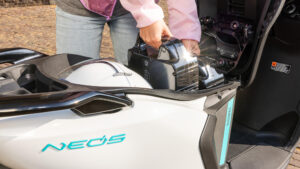 Yamaha NEOs 2