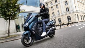 Yamaha NMAX 155 5