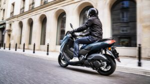 Yamaha NMAX 155 8