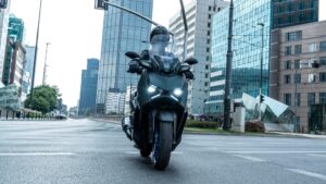 Yamaha XMAX 250 5
